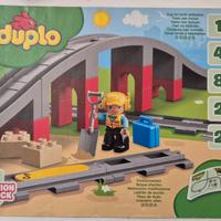 LEGO duplo ponte e binari ferroviari 