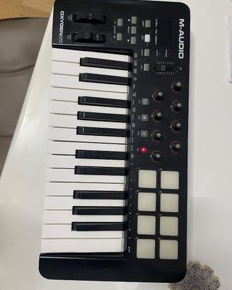 M-Audio Oxygen 25 (Controller Midi)