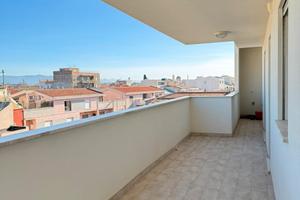 Quadrivano con ascensore, cantina e posto auto