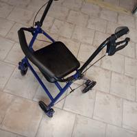 Carrello per anziani con seduta