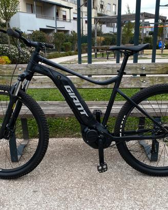 E-bike Giant come nuova, solo 283 km- 500Wh