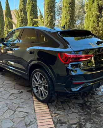 AUDI Q3 SPB 40 TDI  4WD S-tronic S-line Identiy B.