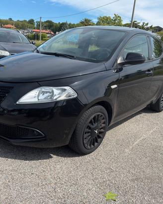 Lancia Ypsilon 1.2 69 CV 5 porte 30th Anniversary