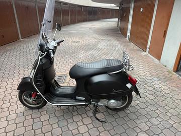 Vespa 300 GTS Nera opaca