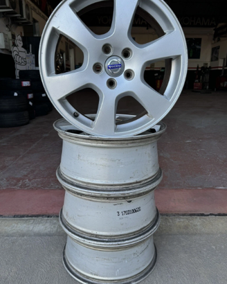 SET 4 CERCHI IN LEGA R 17  5 FORI VOLVO V7