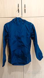 Giacca sportiva antivento e impermeabile da donna 