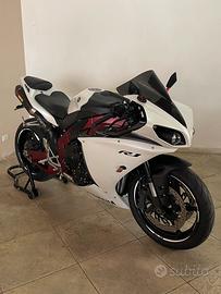 Yamaha R1 Big Bang