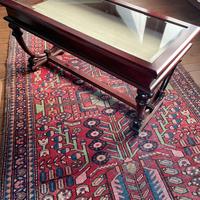 Elegante tavolino da salotto in legno