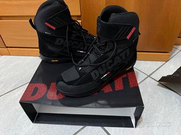Scarpe da moto DUCATI --NUOVE--