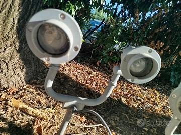 quattro fari elettrici esterno