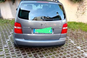 Volkswagen Touran 2004  1.9 cavalli 105