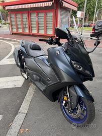 TMAX  560 virtual km 6500 !!! garanzia 092027 .
