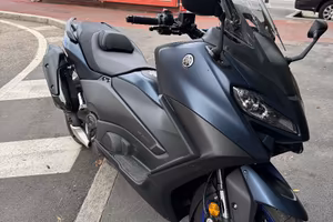 TMAX  560 virtual km 6500 !!! garanzia 092027 .