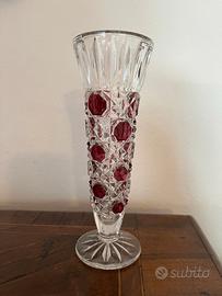 Vasetto con decori ottagonali rosso rubino