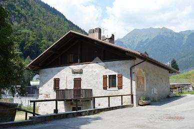 CASA SEMINDIPENDENTE A PINZOLO