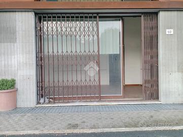 NEGOZIO A FORLÌ