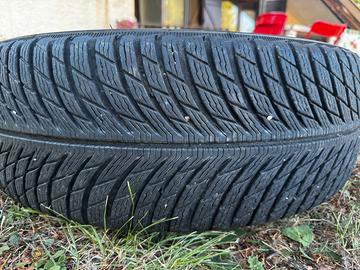 Gomme Michelin invernali 235/65 R17