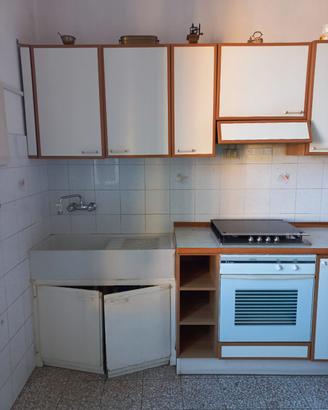 cucina componibile chiara