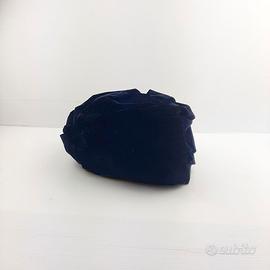 Cappello, copricapo da donna in velluto nero '900