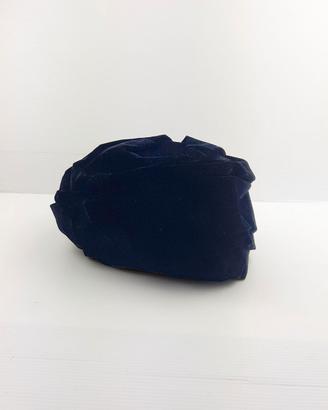 Cappello, copricapo da donna in velluto nero '900