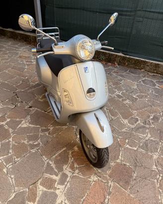 vespa GTS 250 i.e.