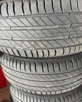 Cerchi in ferro e pneumatici michelin
