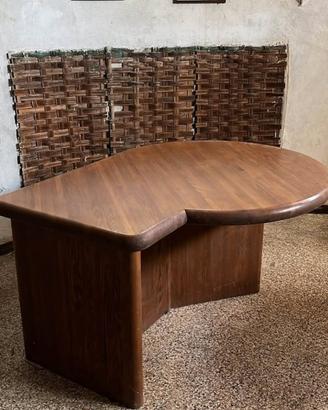 Tavolo in legno massiccio 