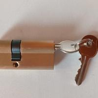 Serratura cilindro europeo 40x30mm (senza vite)