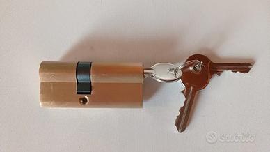 Serratura cilindro europeo 40x30mm (senza vite)