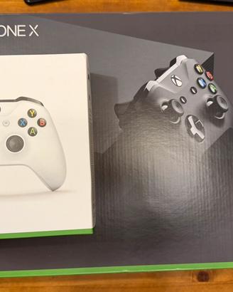 XBox One X + controller