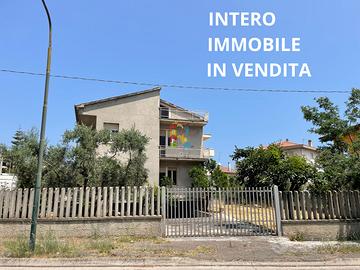 Casa singola con due appartamenti - R56