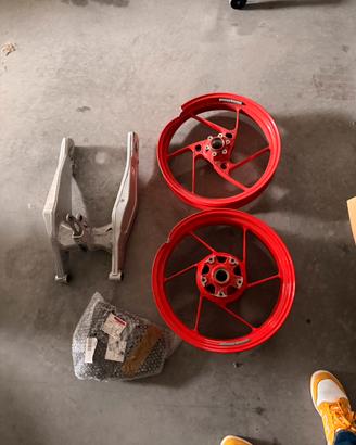 parti aprilia 457 RS nuove/usate/incidentate