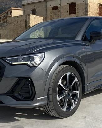Audi Q3 SPB S Line interno ed esterno 2.0 TDI...