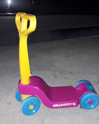 Monopattino 4 ruote hello kitty