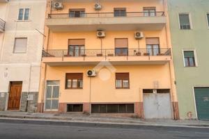 2 LOCALI A CAGLIARI