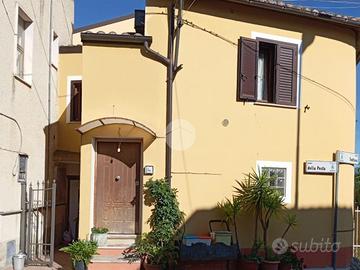 3 LOCALI A ROSCIANO