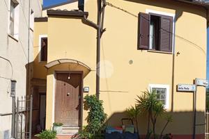 3 LOCALI A ROSCIANO