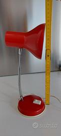 Lampada da tavolo rossa vintage design