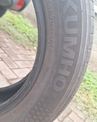 gomme kumho 195 60 16 