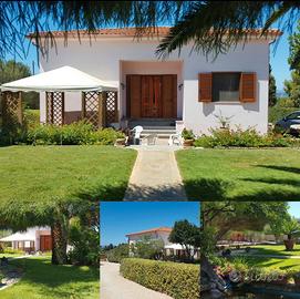 Casa indipendente con giardino 4000 mq