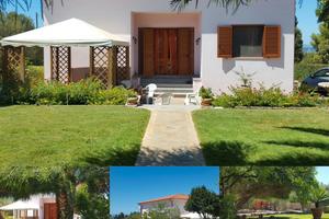 Casa indipendente con giardino 4000 mq