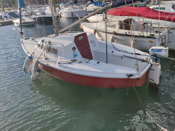 Barca a vela, cabinato 5m