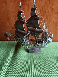 veliero in metallo nuovo 