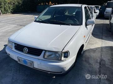 Ricambi usati per Volkswagen Polo 1.0b '97