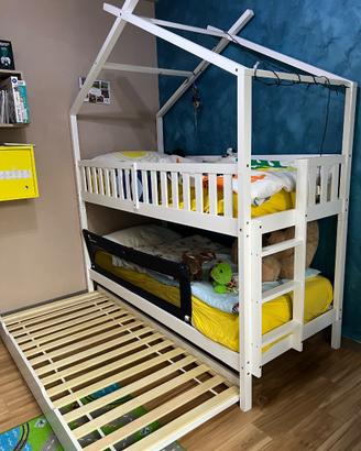 Letto a castello con tre posti