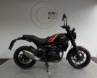 Royal Enfield Guerrilla 450 PLAYA BLACK