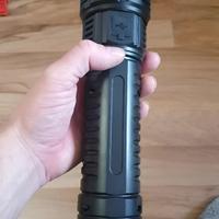 Torcia LED Super Potente Professionale USB 1600 LM