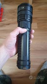 Torcia LED Super Potente Professionale USB 1600 LM