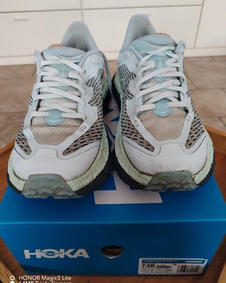 Hoka woman Mafate Speed 4
