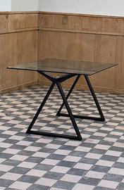 Scrivania vetro temperato 150x90 gambe nere design